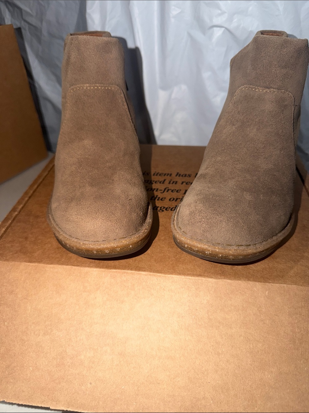 Born Viv Womens Wedge Boots Size8 Mid Top Taupe Distressed BR0062255